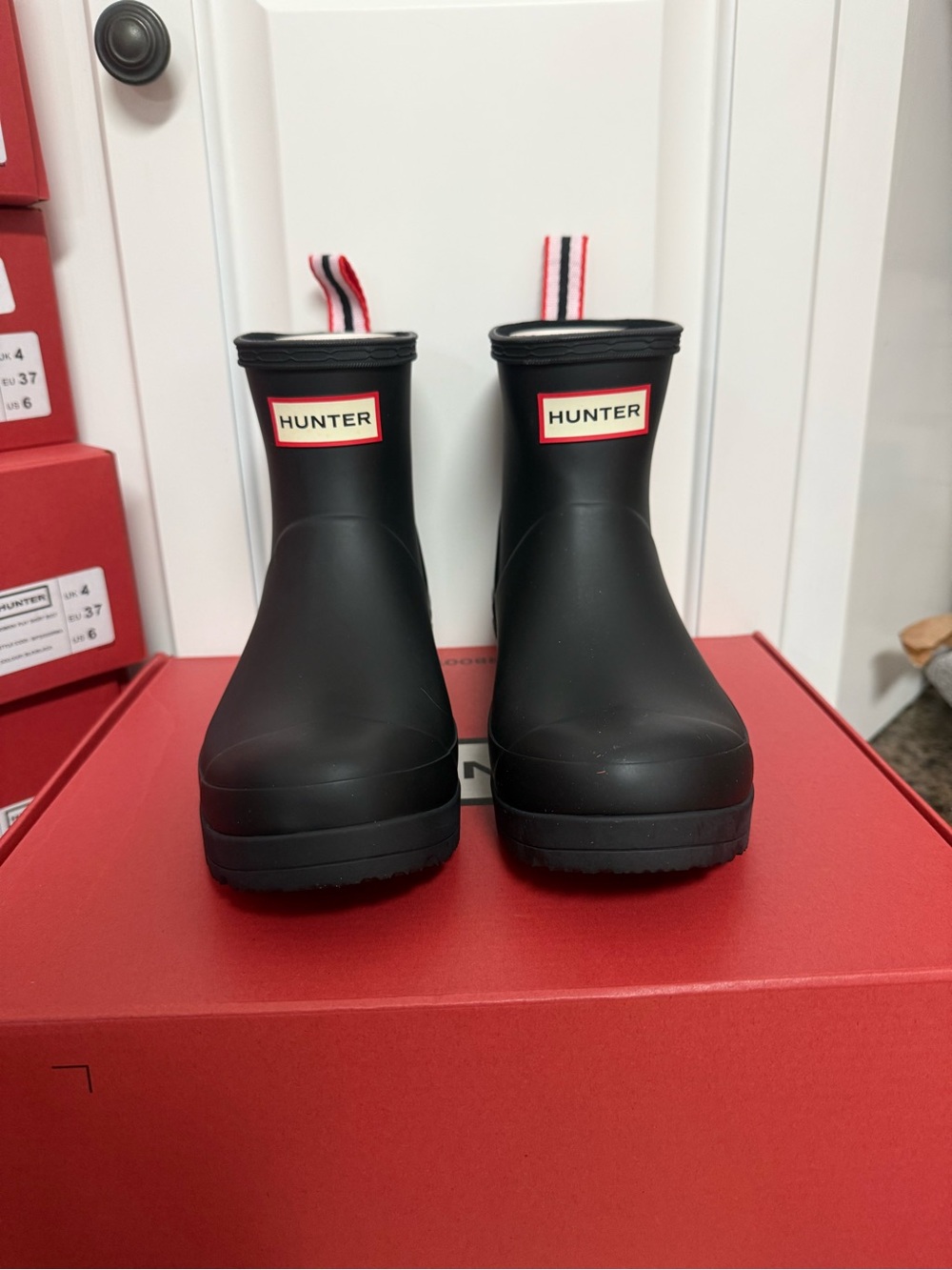New In Box Hunter Boots Women’s Play Short Boot Black Color Size 6